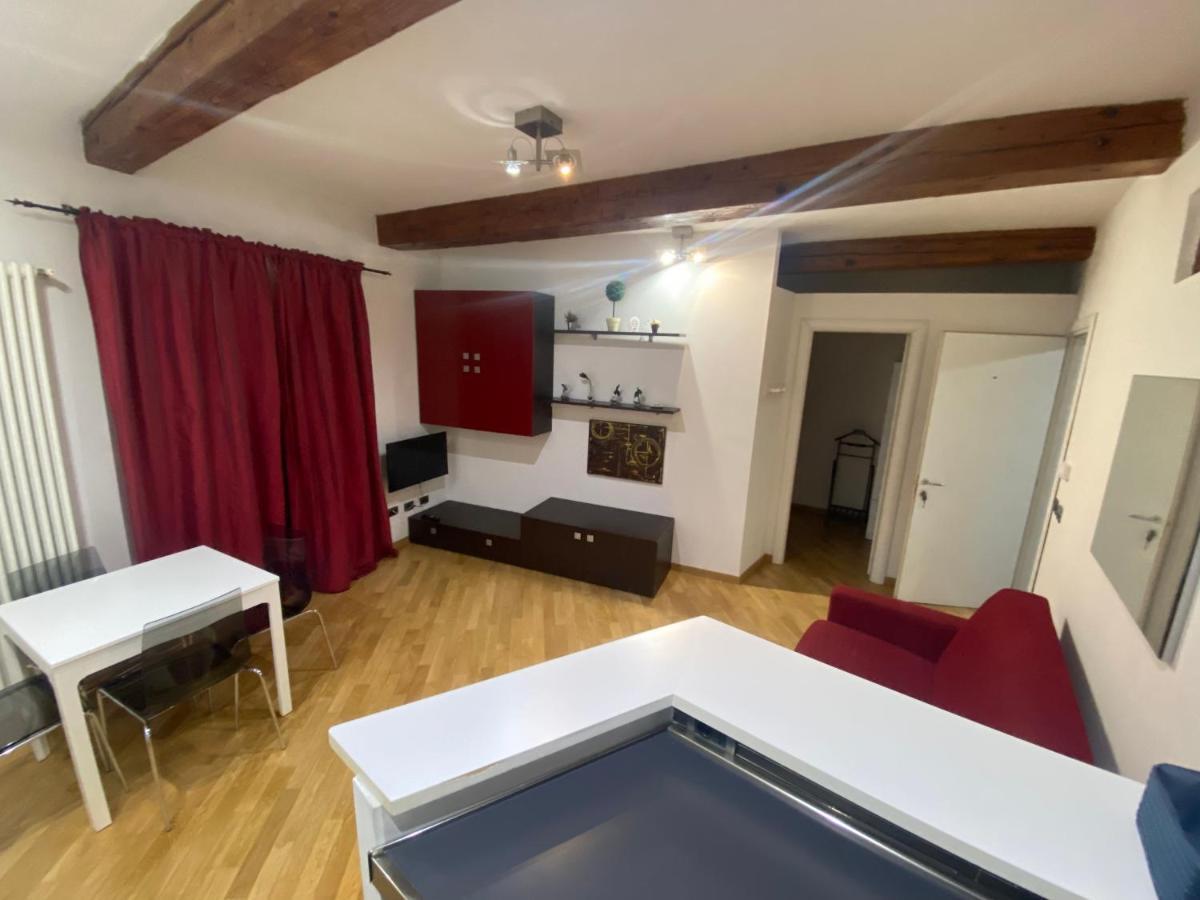 B&B And Home La Piazzetta Della Pioggia Bologna Bagian luar foto