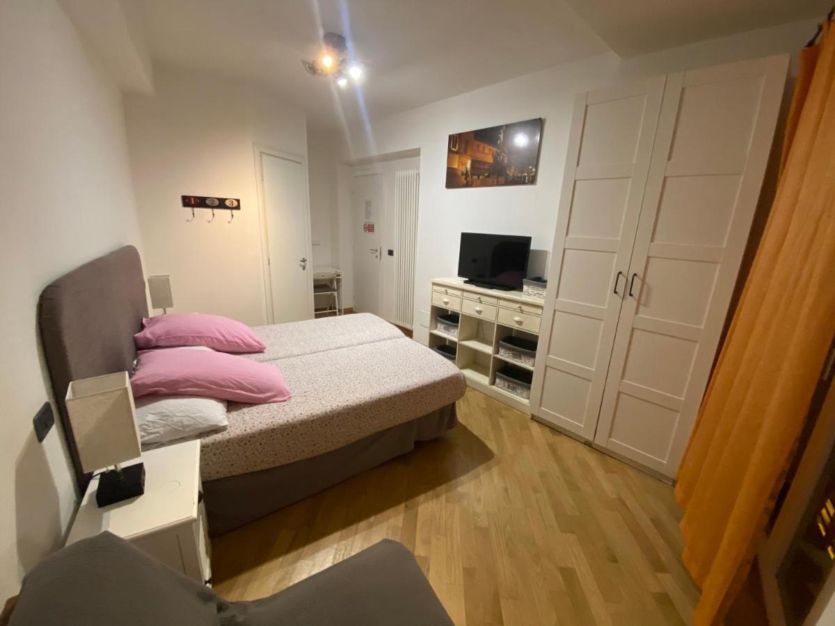B&B And Home La Piazzetta Della Pioggia Bologna Bagian luar foto