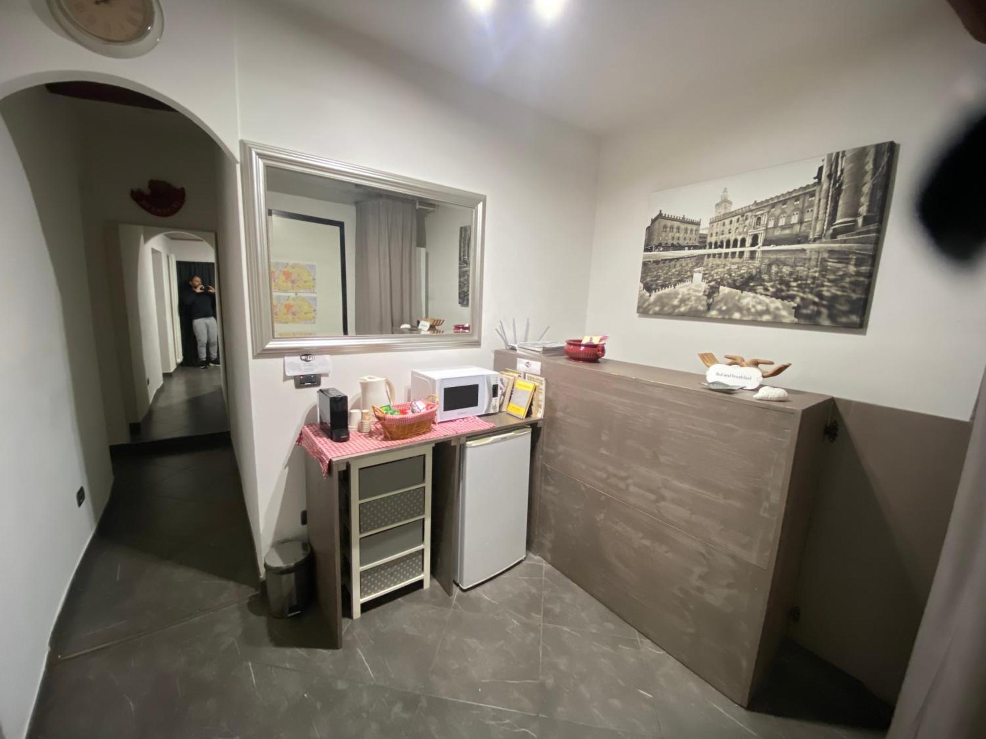 B&B And Home La Piazzetta Della Pioggia Bologna Bagian luar foto