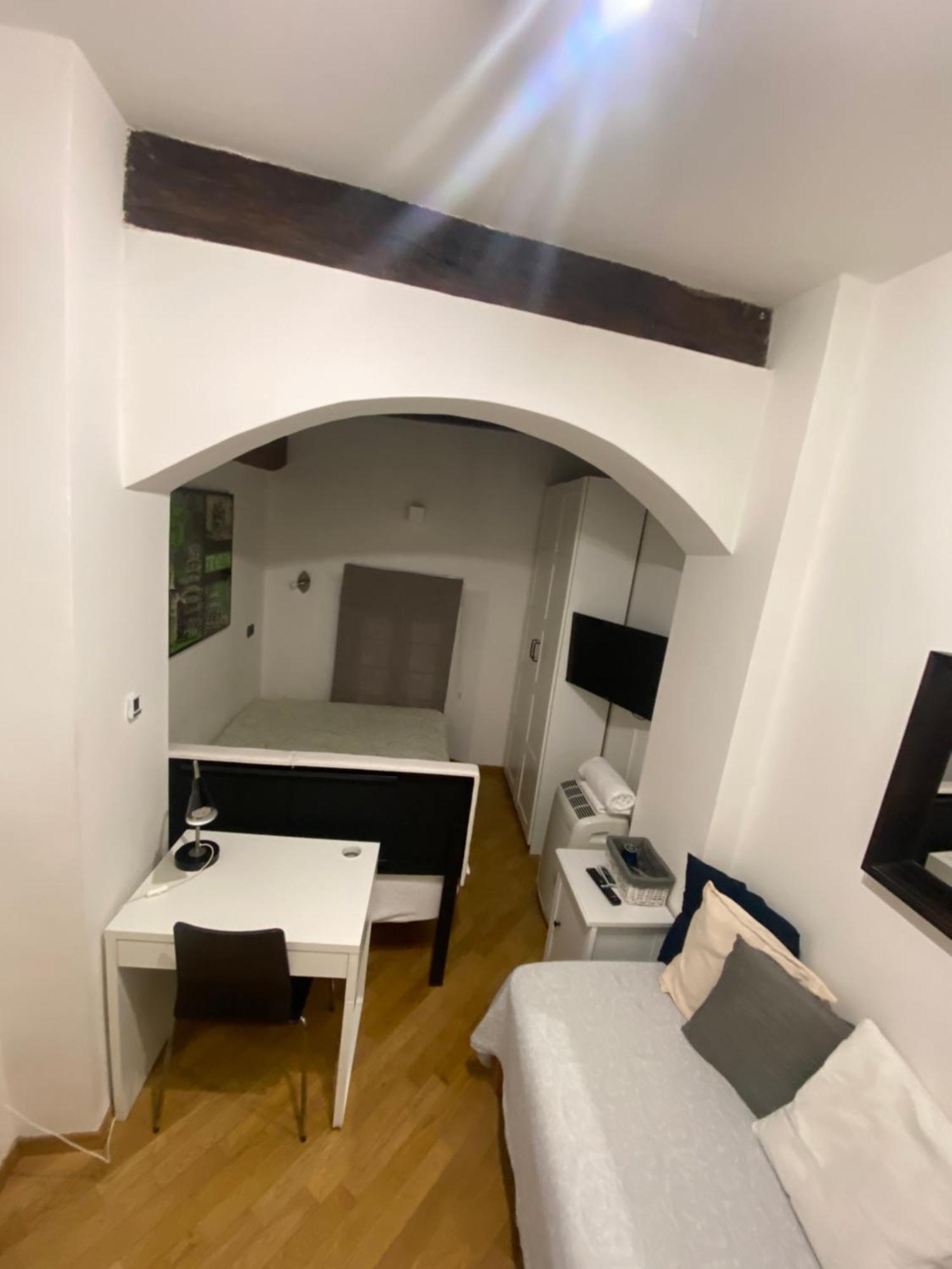B&B And Home La Piazzetta Della Pioggia Bologna Bagian luar foto