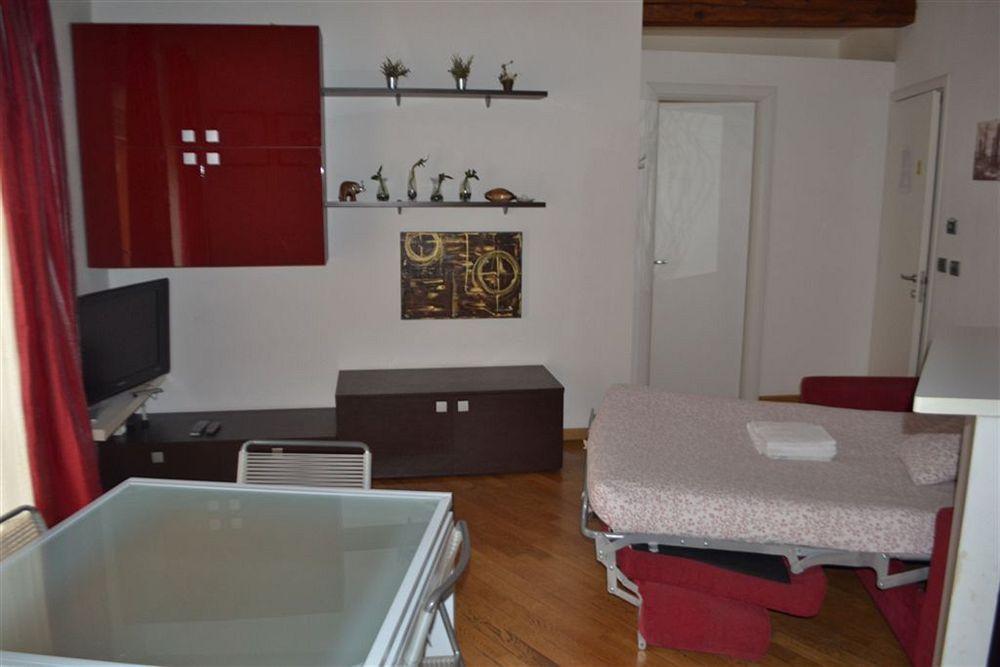 B&B And Home La Piazzetta Della Pioggia Bologna Bagian luar foto