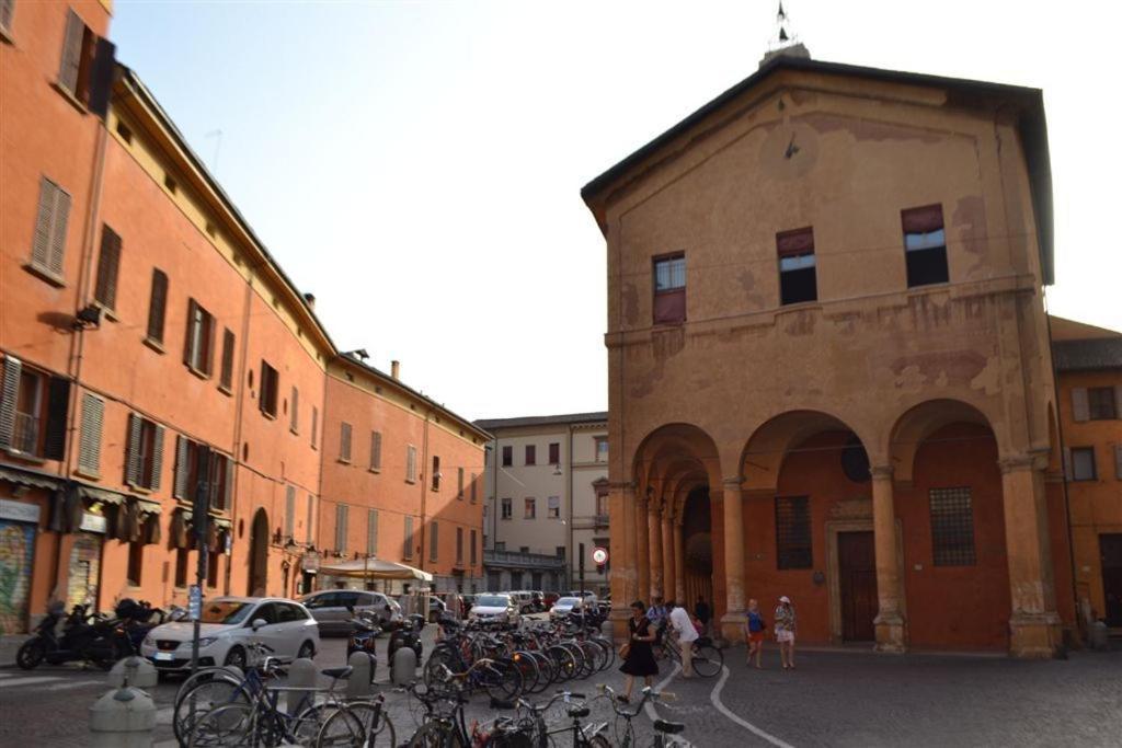 B&B And Home La Piazzetta Della Pioggia Bologna Bagian luar foto